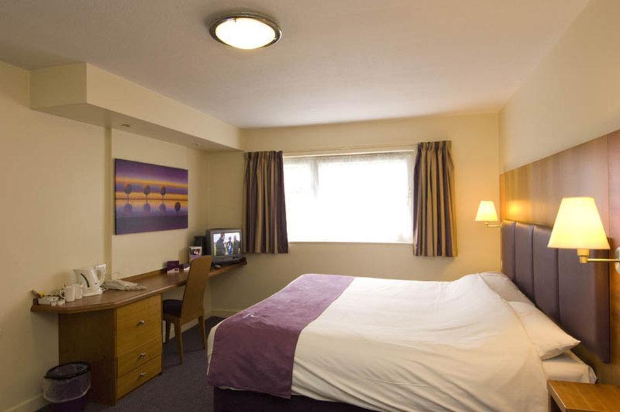 Premier Inn كنوتسفورد المظهر الخارجي الصورة